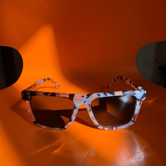 Blenders “Native Charm” sunglasses - Picture 1 of 4